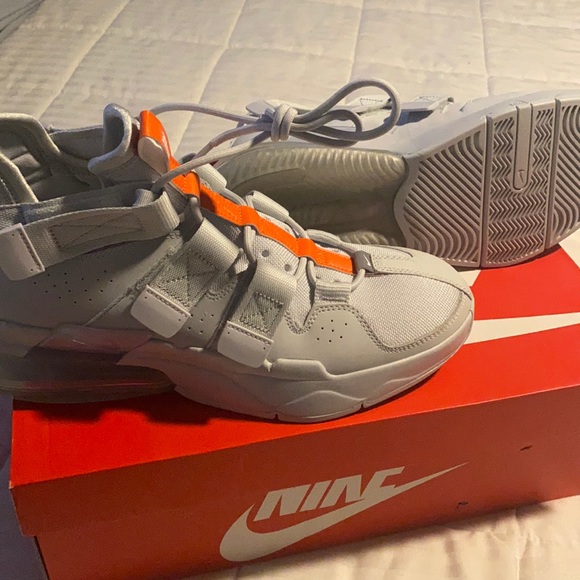 Shoe Reselling Made Simple: 3 Money-Making Styles and a Step  Sell footwear